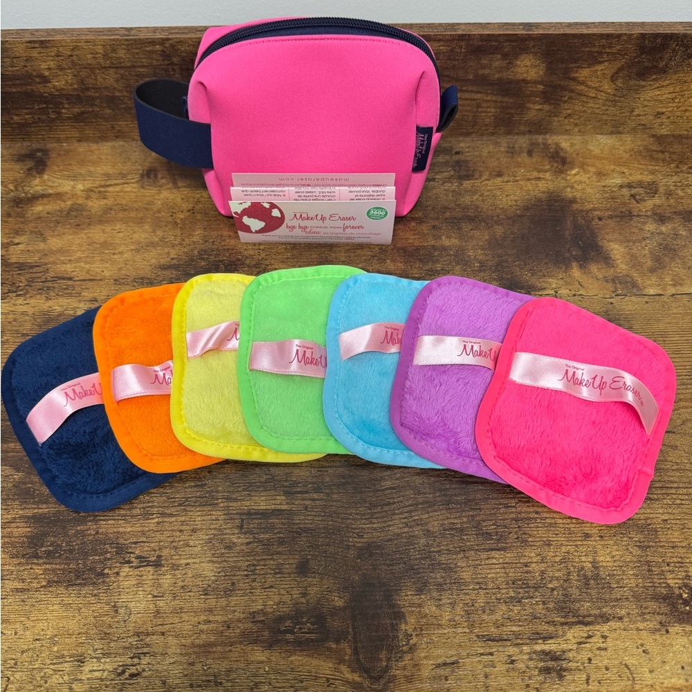 NWOT MakeUp Eraser 7 Day Mini Travel Set With Neoprene Travel Zip Pouch Case